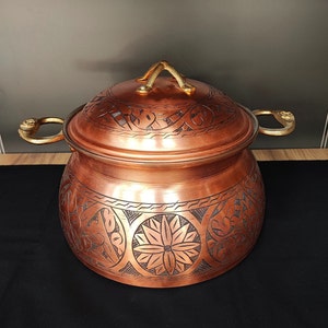 Copper cooking pot,handmade carved engraved copper pot,double handled serving pan with lid,copper kitchenware,solid copper pot, rustic decor