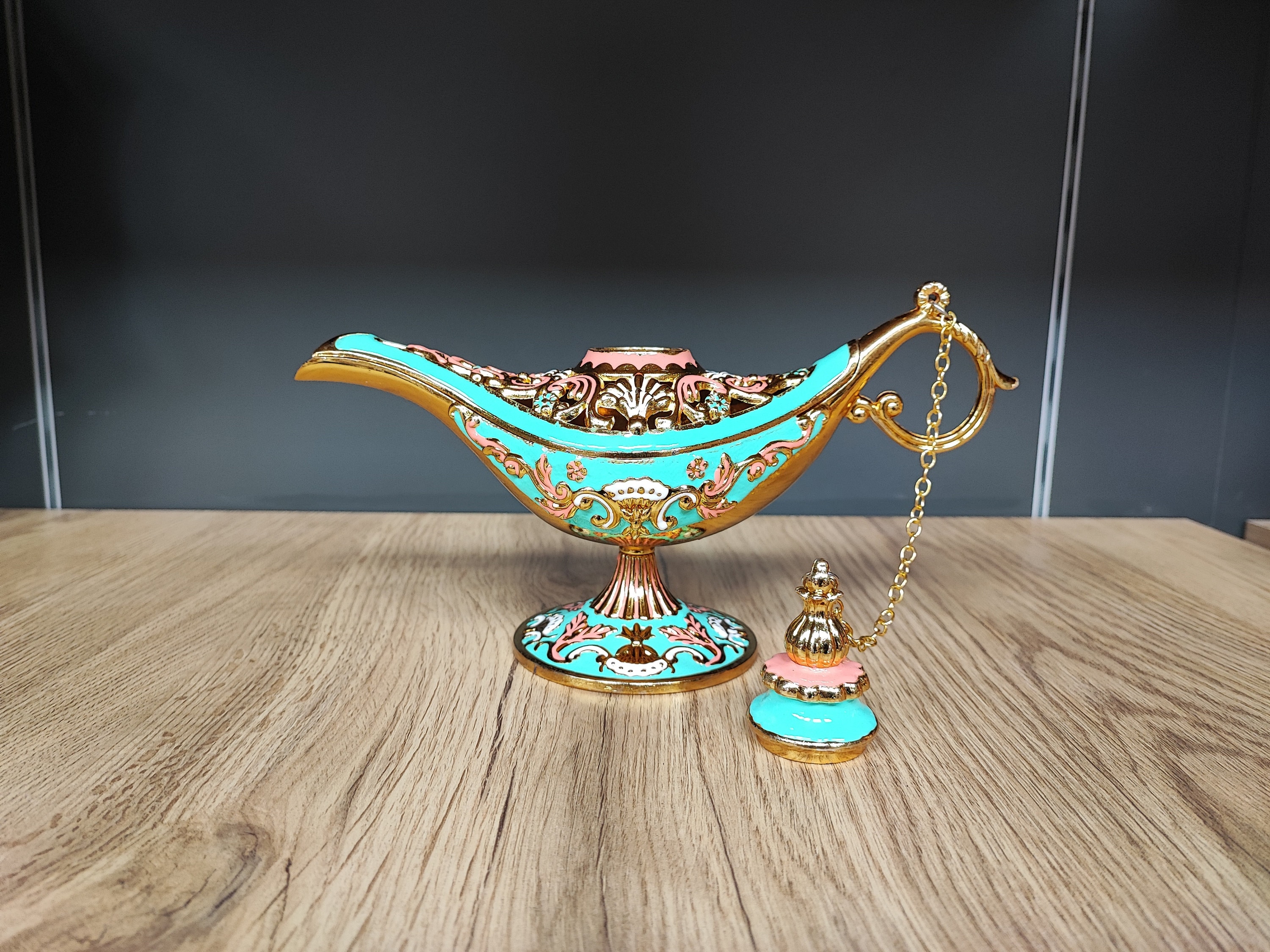 Aladdin's Magic Lamp, Large Genie Lamp, Aladdin's Oil Lamp,table