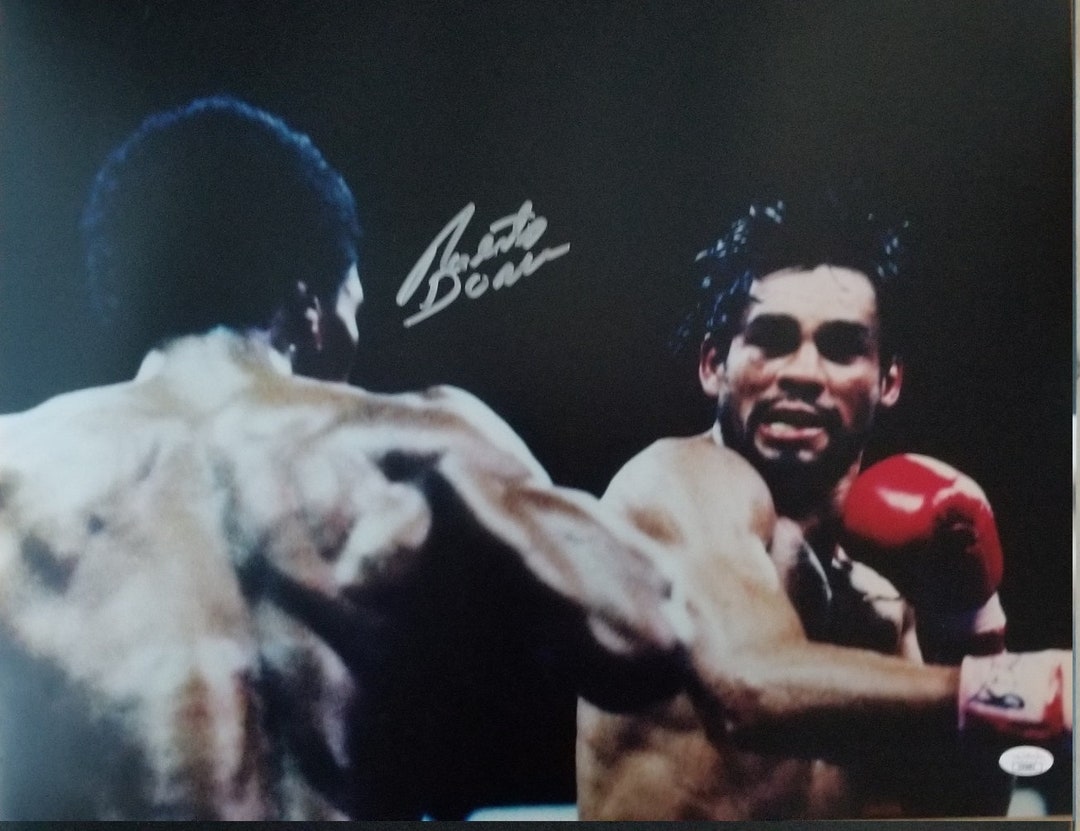ロベルト・デュランのサイン入り16x20写真 vs シュガー・レイ