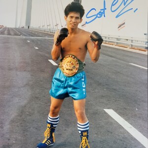 Sot Chitalada signed 8x10 photo WBC Flyweight Champion