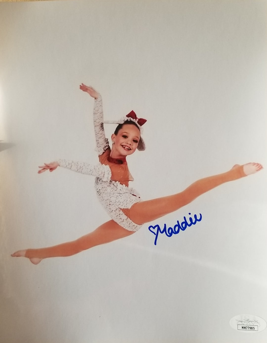 Maddie Ziegler Signed 8x10 Photo Dance Moms Sia Chandelier Video JSA