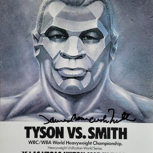 Könnte beinhalten: Ein Schwarzweiß-Poster, das einen Boxkampf zwischen Tyson und Smith bewirbt. Das Poster zeigt ein Nahaufnahme-Porträt von Tyson mit seiner Unterschrift. Der Text lautet "Tyson vs. Smith", "WBC/WBA Weltmeisterschaft im Schwergewicht", "Las Vegas Hilton 7. März 1987" und "Präsentiert von Dynamic Duo Inc. in Zusammenarbeit mit dem Las Vegas Hilton."