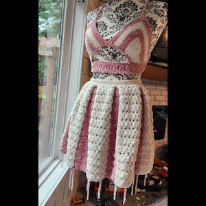 Pretty In Pleats Crochet Skirt Pattern