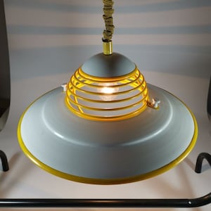 Space Age UFO Gelbe Hängende Deckenlampe Vintage 80er Jahre Postmodern Memphis Age Pendellampe