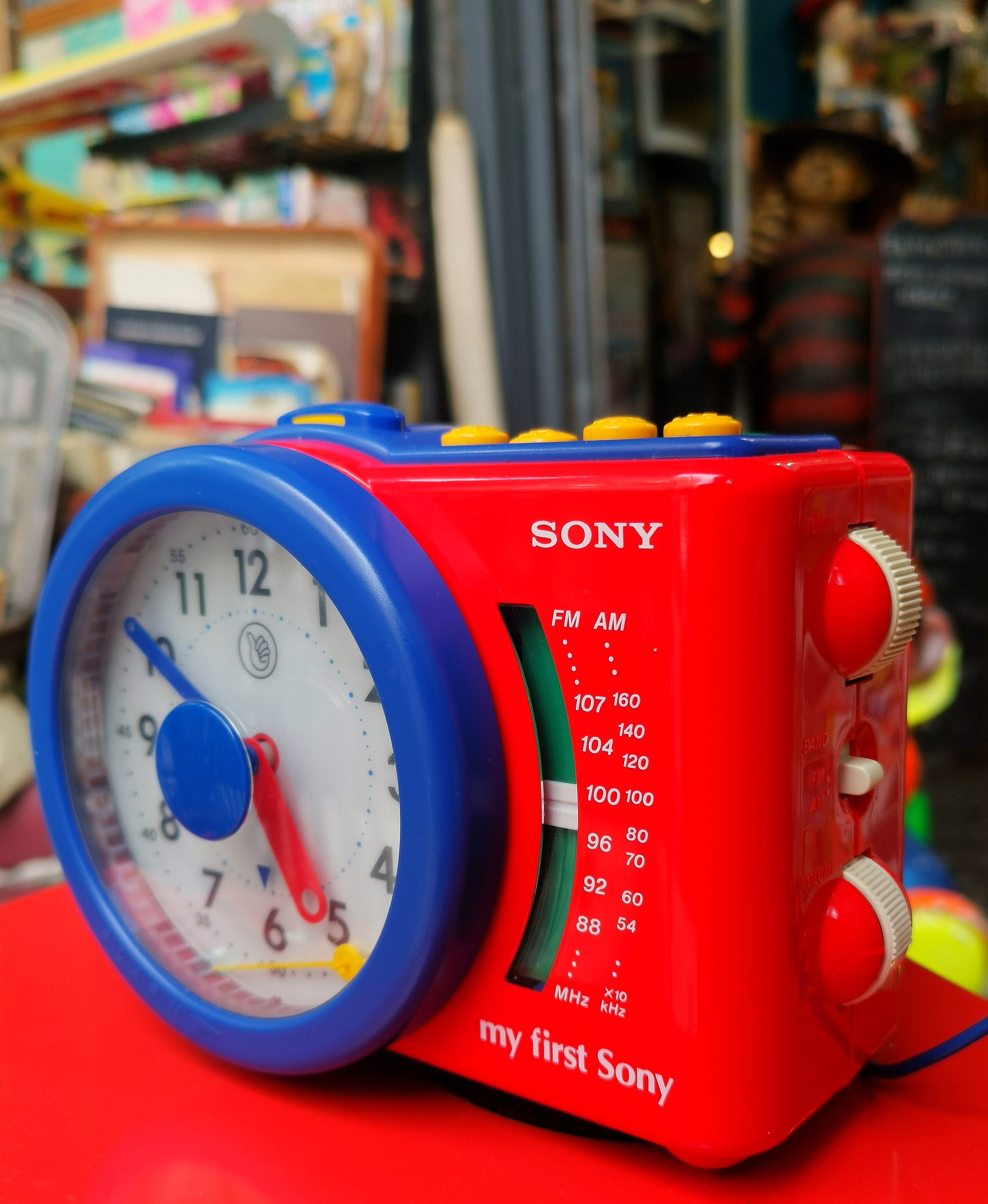 Como poner la hora en radio reloj sony hotsell