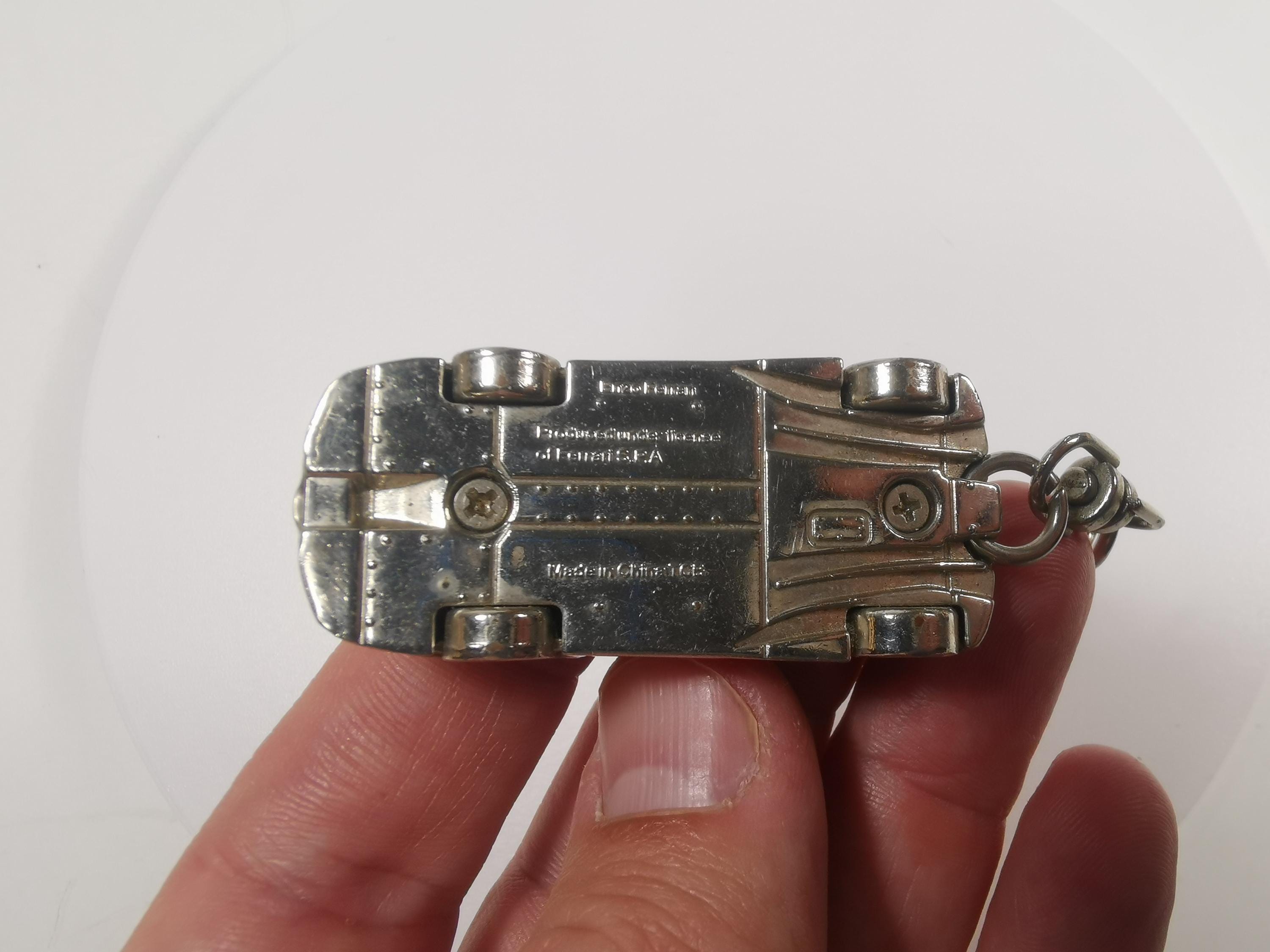Shell V-power ENZO FERRARI 2002 Keychain-advertising Key Chain