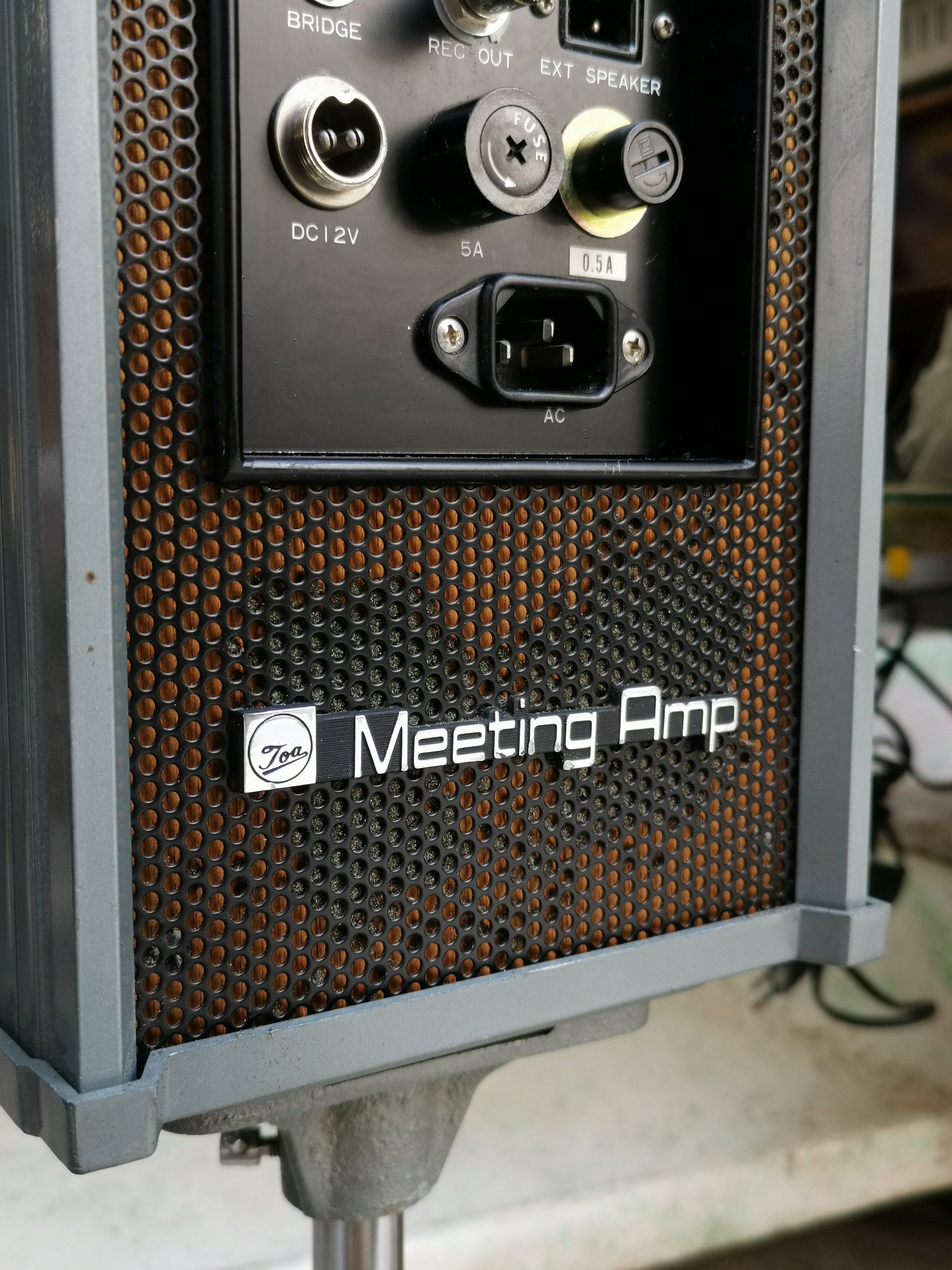 Toa Meeting Amplifier MA-220 Column Speaker Chika Chika Series Toa Meeting Amplifier MA-220 Column Speaker Chika Chika Series