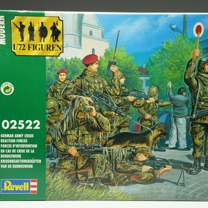 Vintage Model Kit German Army Crisis Reaction Forces Soldiers BY Revell 2002