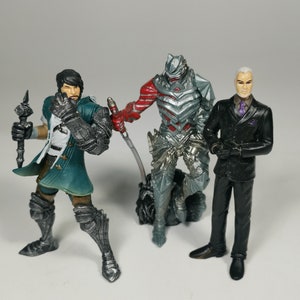 Figures from Collectible Edition Castlevania Lords of Shadow 2 Draculas Tomp Premium Edition