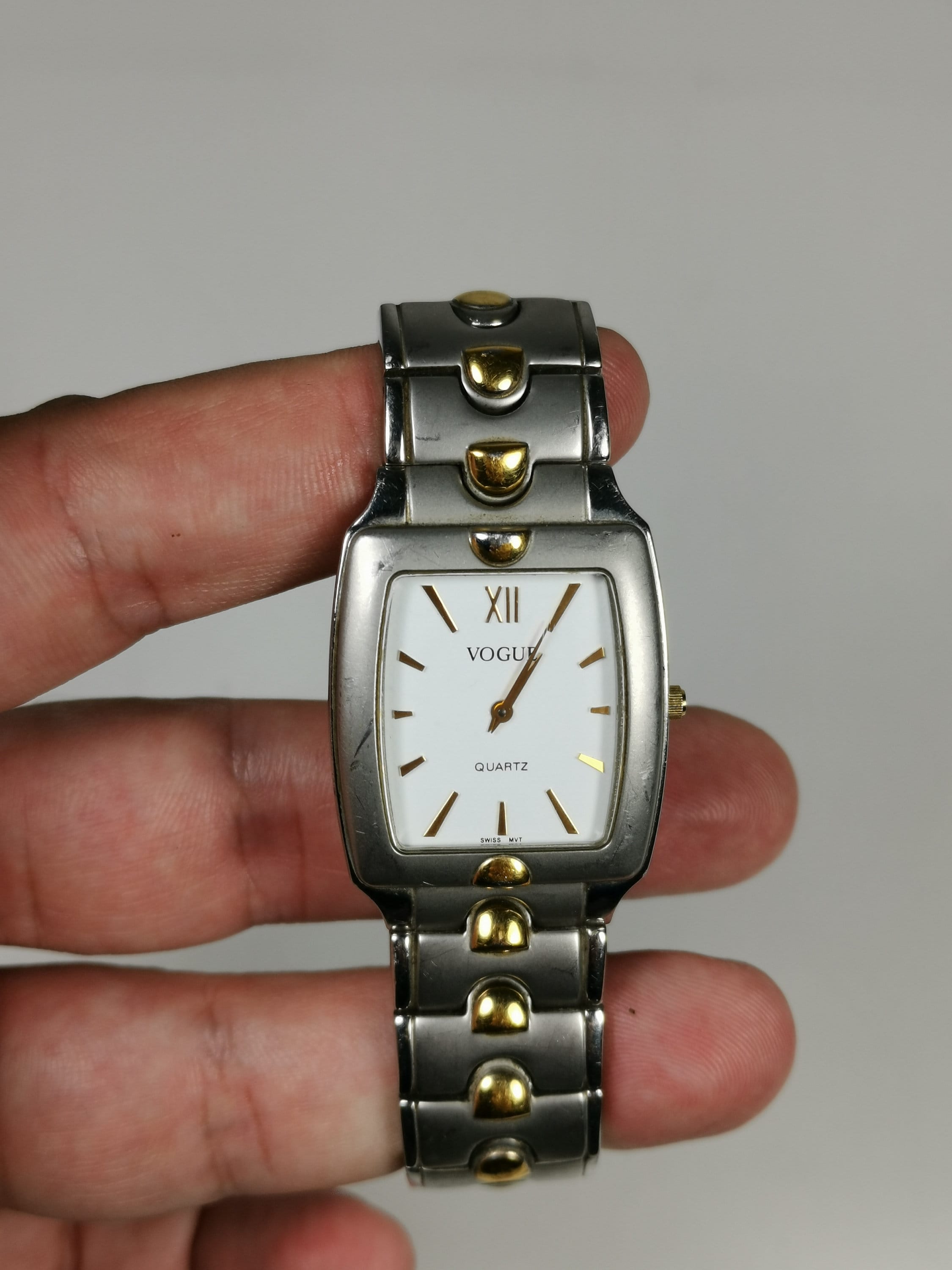 Vogue Casual Quartz Womens Wrist Watch 18k Gold 