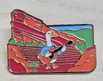 Pin de solapa esmaltado de edición limitada Goose Red Rocks Colorado de 2" xx/100 Doble remache Delux Clutch
