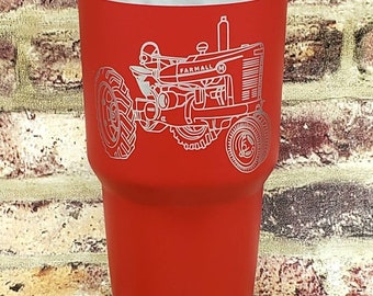 Vaso térmico Farmall H Tractor grabado con láser. 12 oz es pequeño, 20 oz es estándar, 30 oz es grande... Por favor, revise todas las descripciones de las fotos.