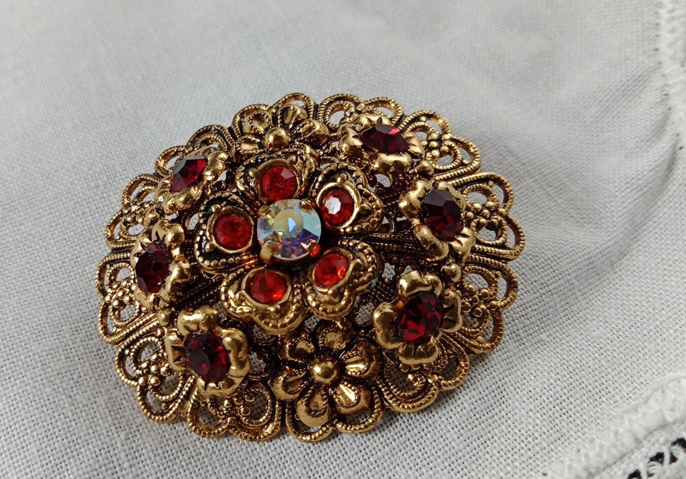 Broche Vintage Strass Aurora Boréalis - Pavage En Verre Et Laiton - Occasion