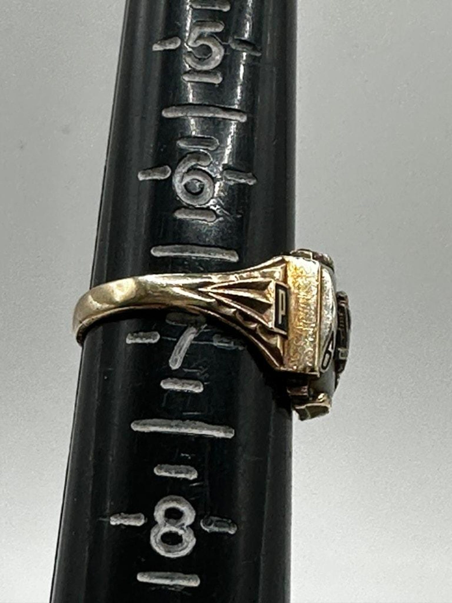 Vintage Class Ring - Retro JOSTEN 10k Yellow Gold Mother of Pearl Black ...