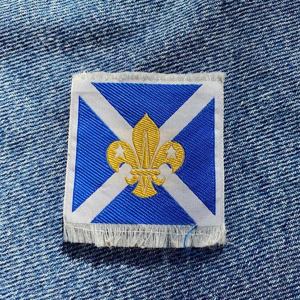 Vintage Quebec Fleur De Lis Embroidered Cloth Patch