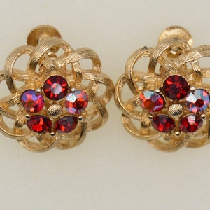 Vintage LISNER screwback earrings with Swarovski rhinestones