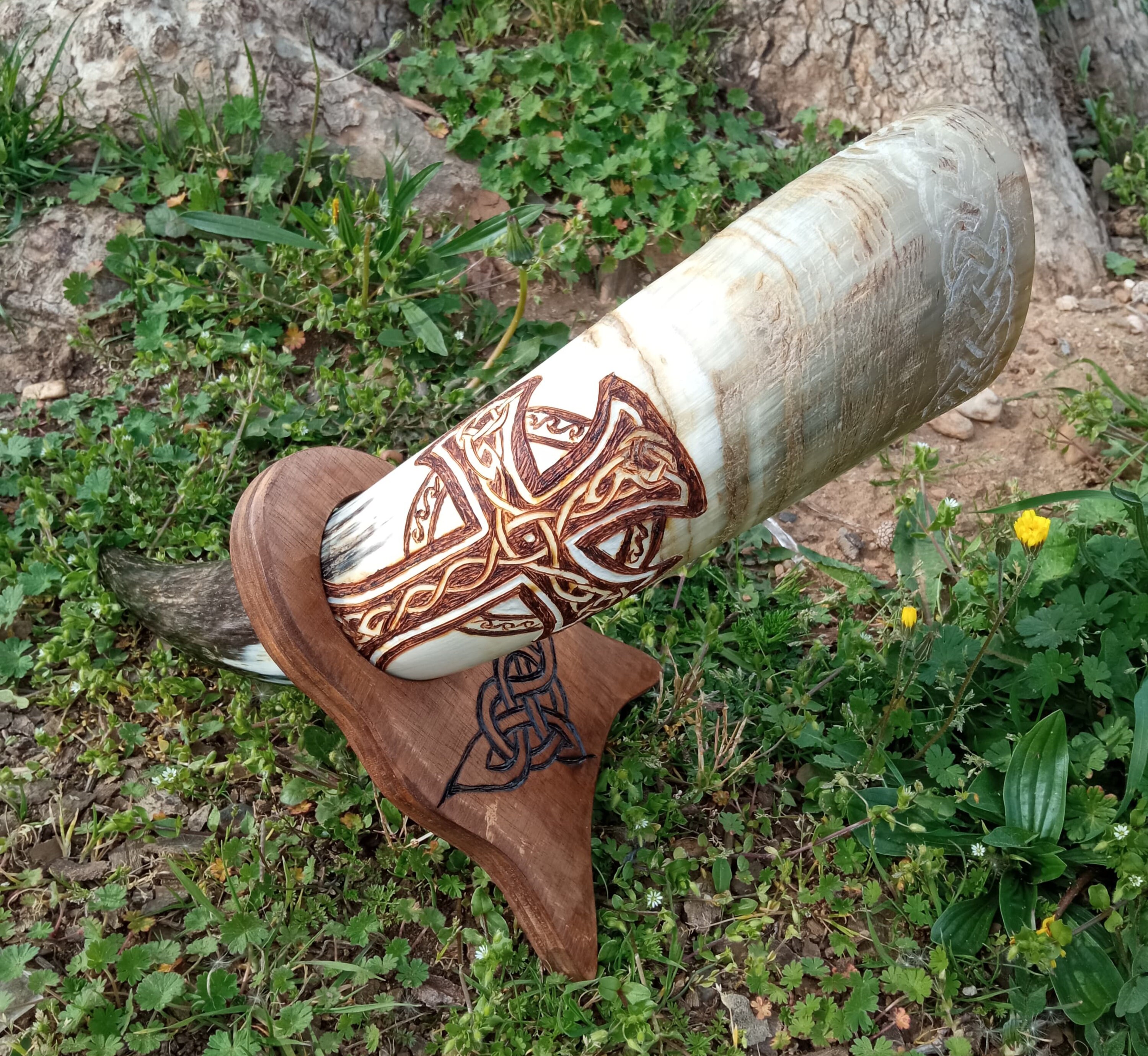 Corne à Boire Gravée et Son Porte-Corne