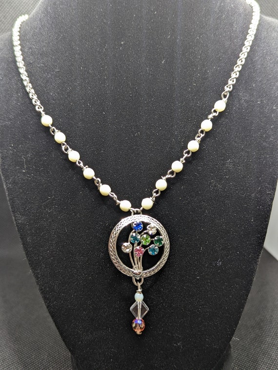 Vintage uranium floral brooch necklace - image 2