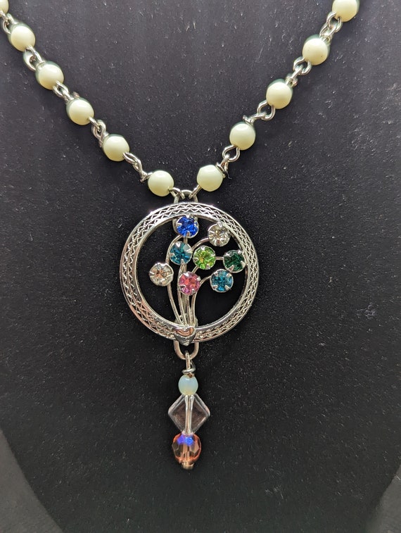Vintage uranium floral brooch necklace - image 3