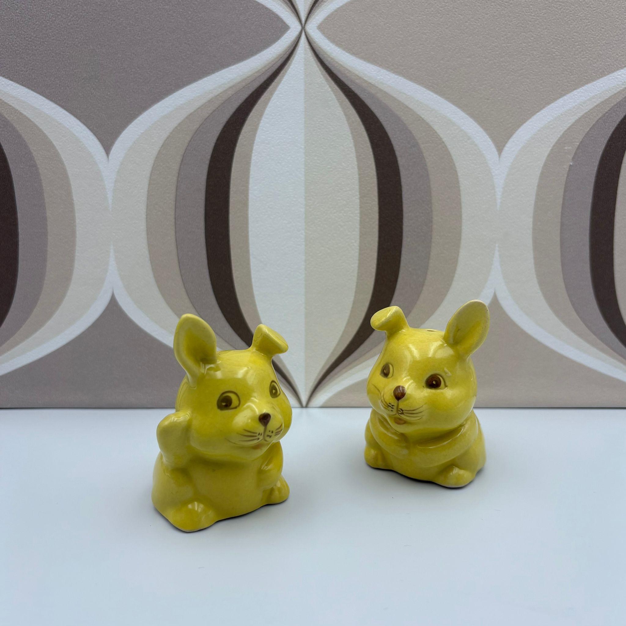 Mud Pie Set Sale E Pepe A Forma Di Coniglio – 3 Pezzi Con Cestino – Porcellana Dipinta A Mano