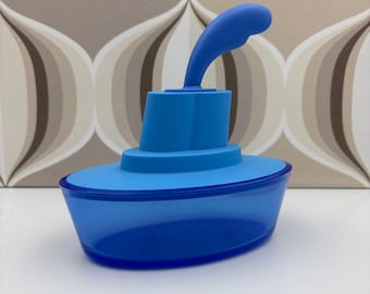 Mantequera/recipiente con forma de barco de Alessi Vintage Blue, diseñado por Stefano Giovannoni y Paul van Iersel Harry.