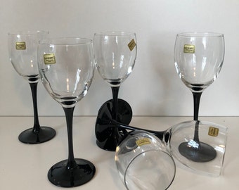 Set of 6 Vintage Luminarc Domino Wine Glasses (24.5 cl) with Black Stem France 1980s