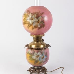 Antique Victorian Gone With the Wind Hand Painted Easter Lilly  Lamp