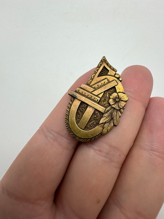 Antique Brass Art Nouveau Brooch Flowers