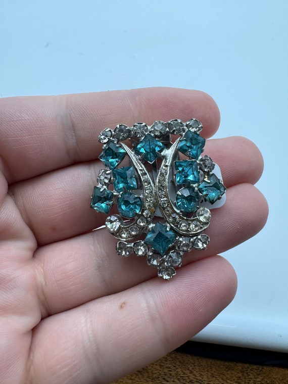 Antique art deco rhinestone dress fur clip blue an