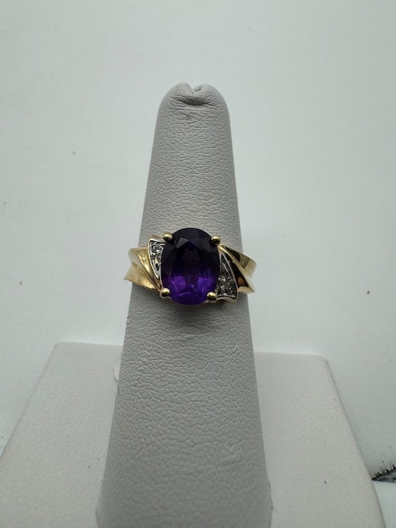 Vintage 10K Yellow Gold Amethyst and Diamond Ring