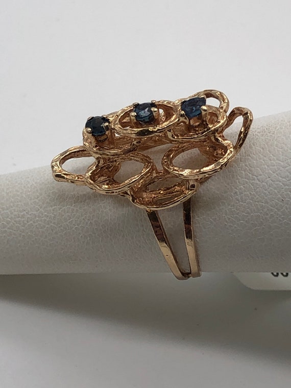 Vintage 10K Yellow Gold Sapphire Flower Ring - image 2