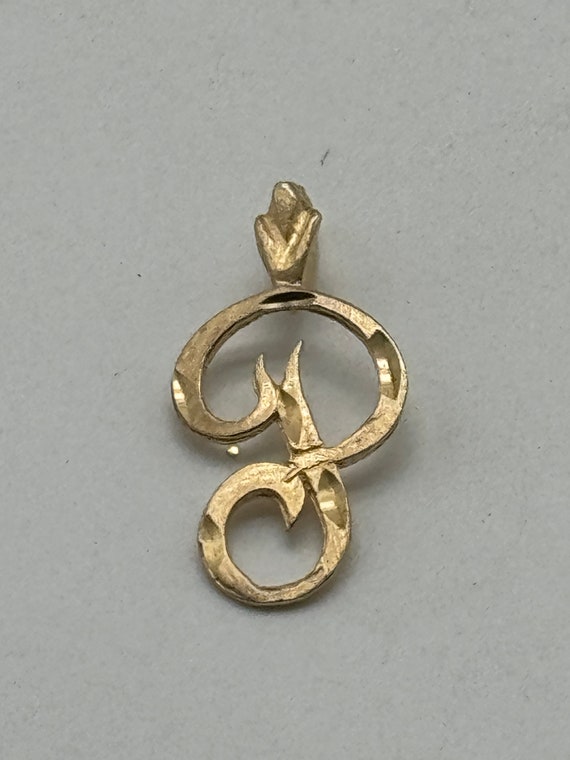 14k Yellow Gold Letter “p”