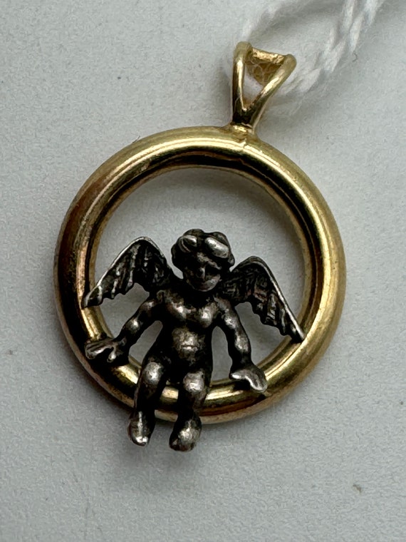 Vintage 14K And Sterling Cherub Circle Pendant - image 3