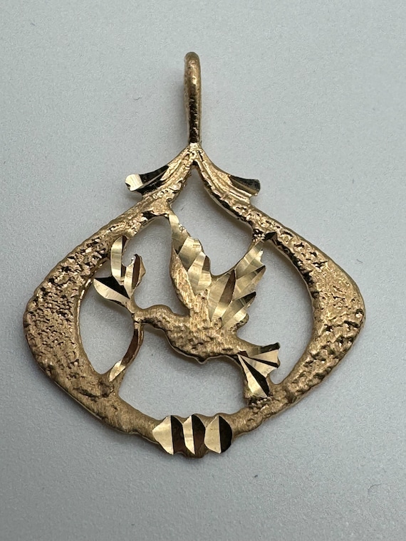 Vintage 14k Yellow Gold Dove and olive branch Char