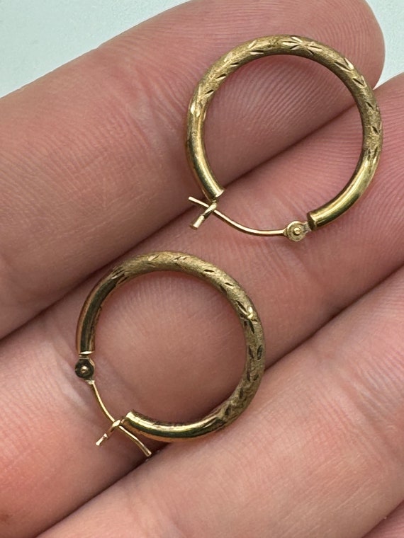 Vintage 14k Yellow Gold Diamond Cut Hoops - image 2