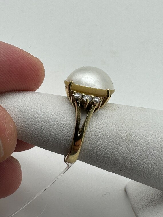 14k Yellow Gold Diamond and Pearl  Ring - image 3