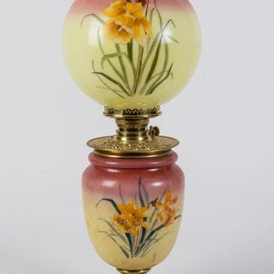 Antique Victorian Art Nouveau Gone With the Wind Hand Painted Daffodils Floral Lamp