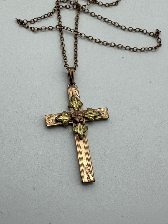 Antique 10K Floral Two Tone Cross and Chain