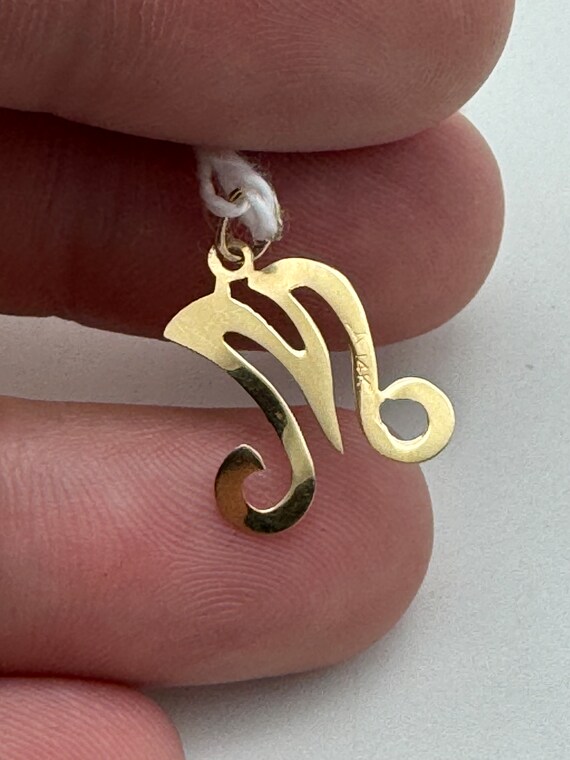 Vintage 14k Yellow Gold letter M charm pendnat - image 2