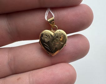 Vintage 14K Yellow Gold Heart Locket