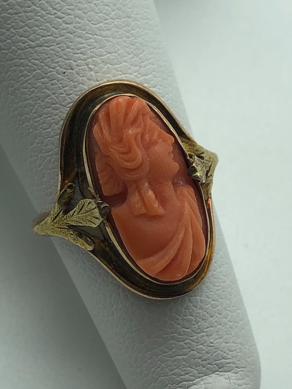 14k Art Deco Coral Cameo Ring Filigree - image 1