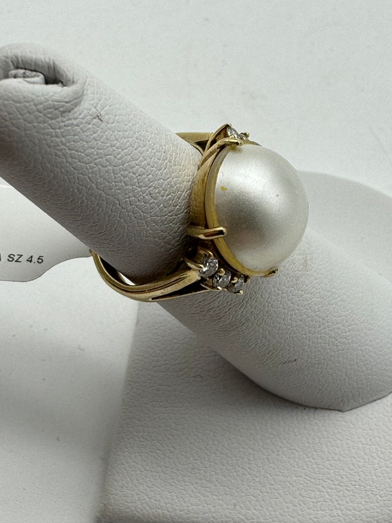 14k Yellow Gold Diamond and Pearl  Ring - image 2