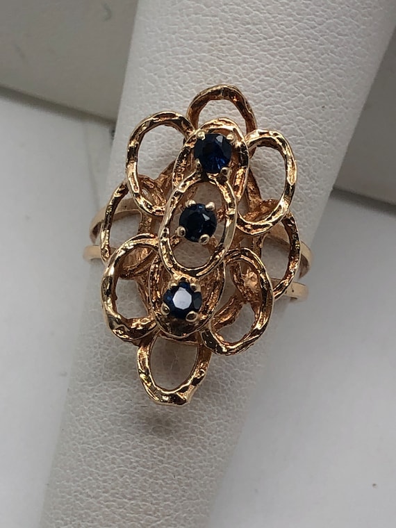 Vintage 10K Yellow Gold Sapphire Flower Ring - image 1