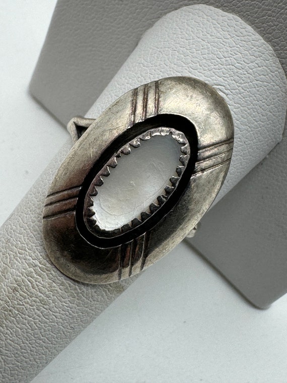 Vintage Sterling Silver Mother of Pearl Ring