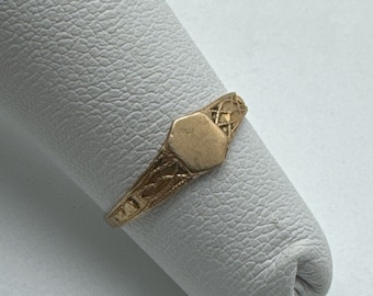 Antique 10k Childs Baby Ring signet Ring