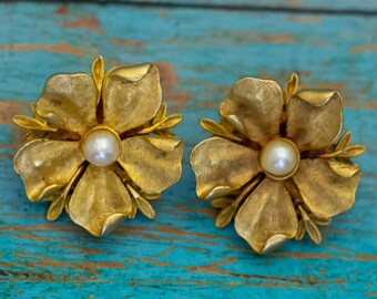 Vintage Art Nouveau Beautiful Floral White Faux Pearl Clip On Earrings by BSK - P30