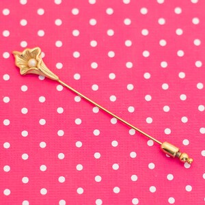 Vintage Pearl Clam Stick Pin - P2