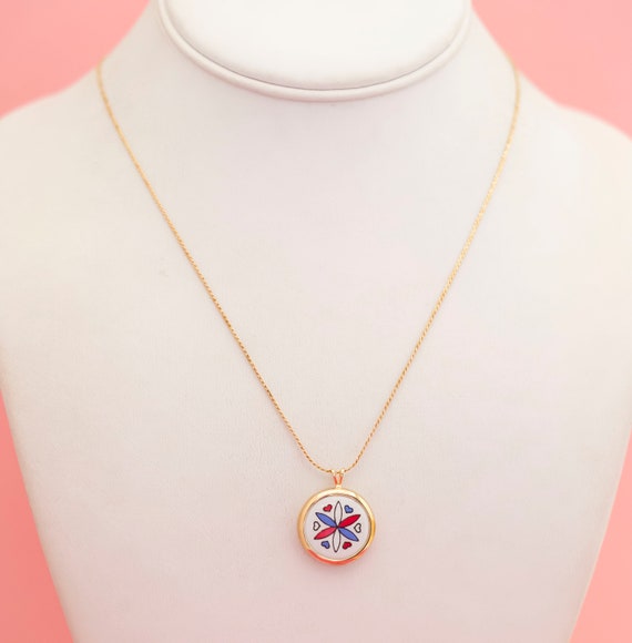 Vintage Love Compass Necklace by Avon 18 inch - P… - image 2