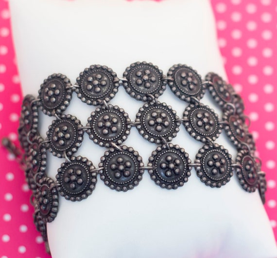 Vintage Black Buttons Bracelet by Avon 8 inch - P7