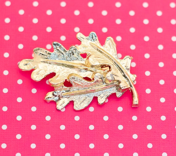 Vintage Art Nouveau Golden Leaf Brooch - P1 - image 1